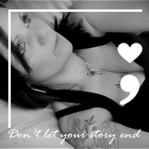 Meet your Posher, Lacey lay